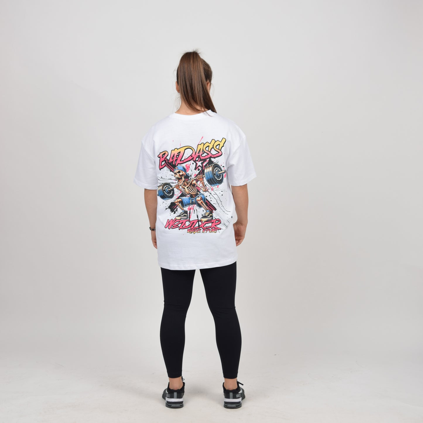 
                  
                    Tshirt Oversize Badass Blanc Femme
                  
                